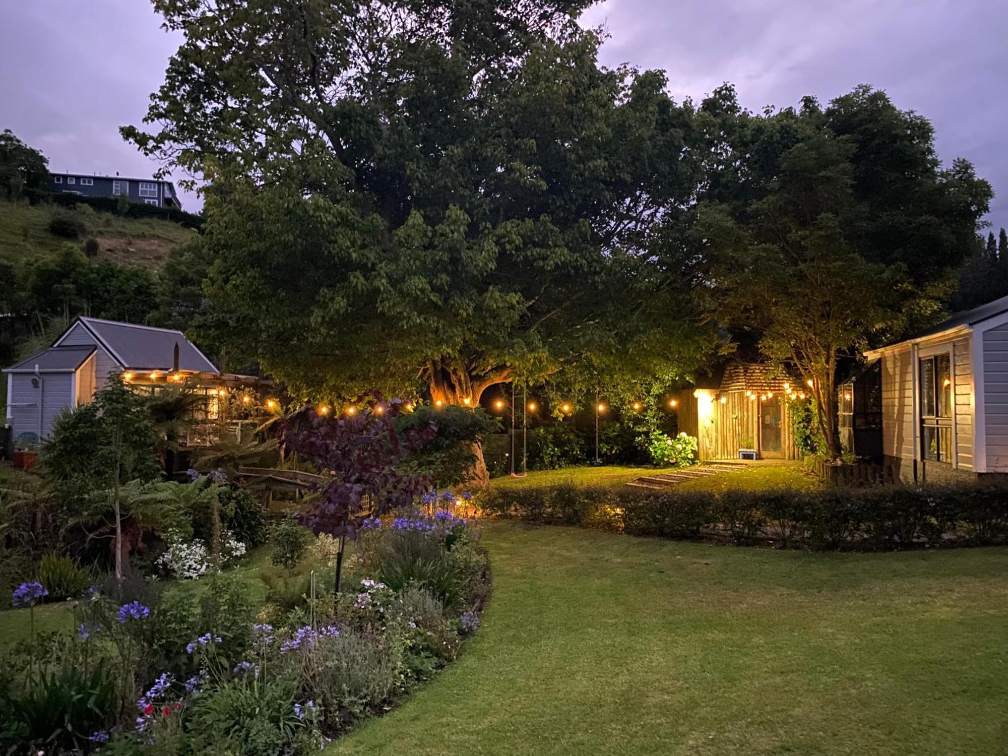 Superb Studio Retreat With Spa, Pool & Bbq Access Whanganui Esterno foto