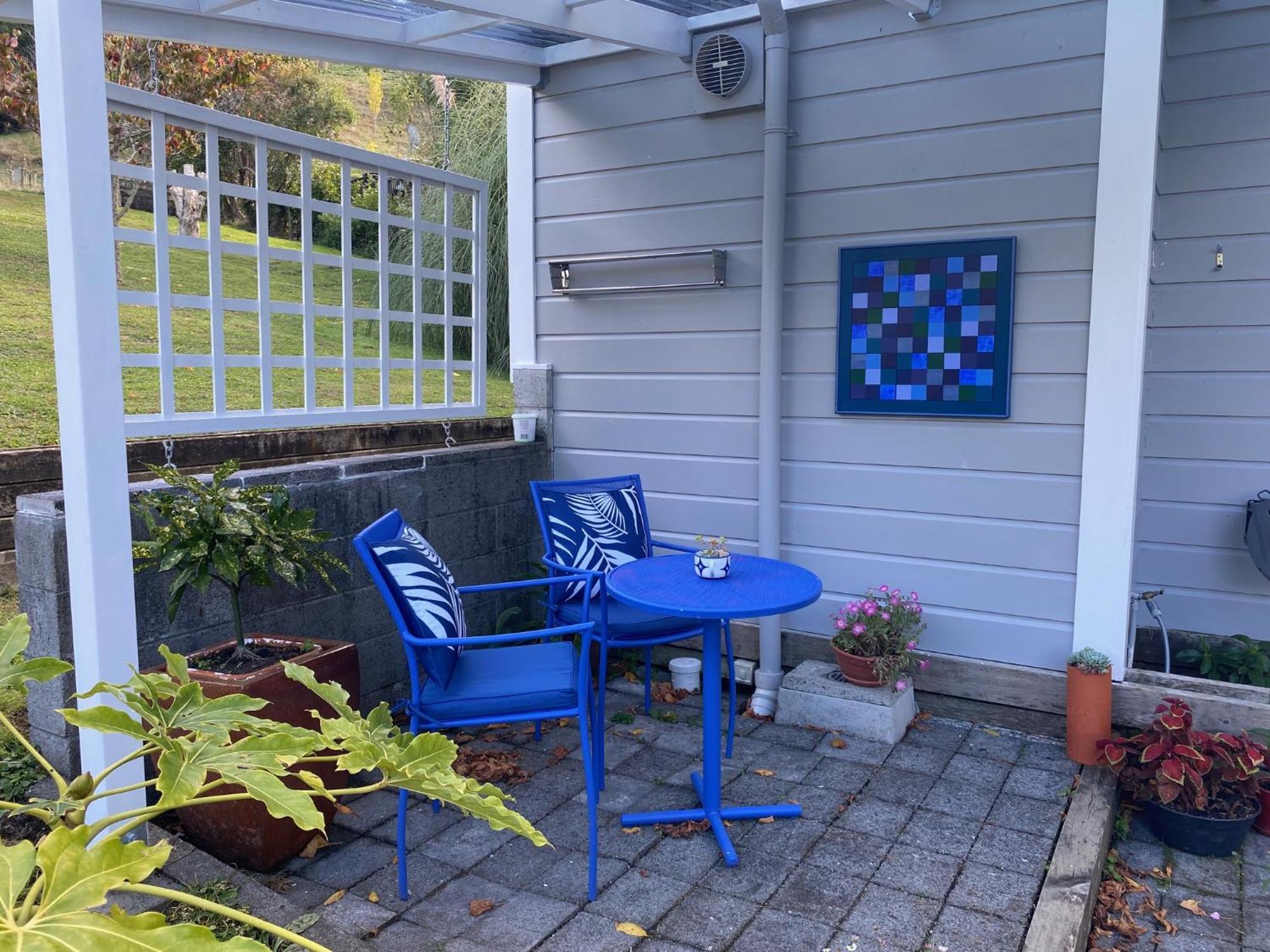Superb Studio Retreat With Spa, Pool & Bbq Access Whanganui Esterno foto